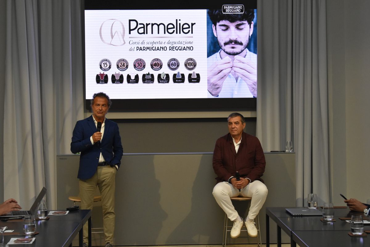 Parmigiano Reggiano lancia il corso di degustazione “Parmelier”