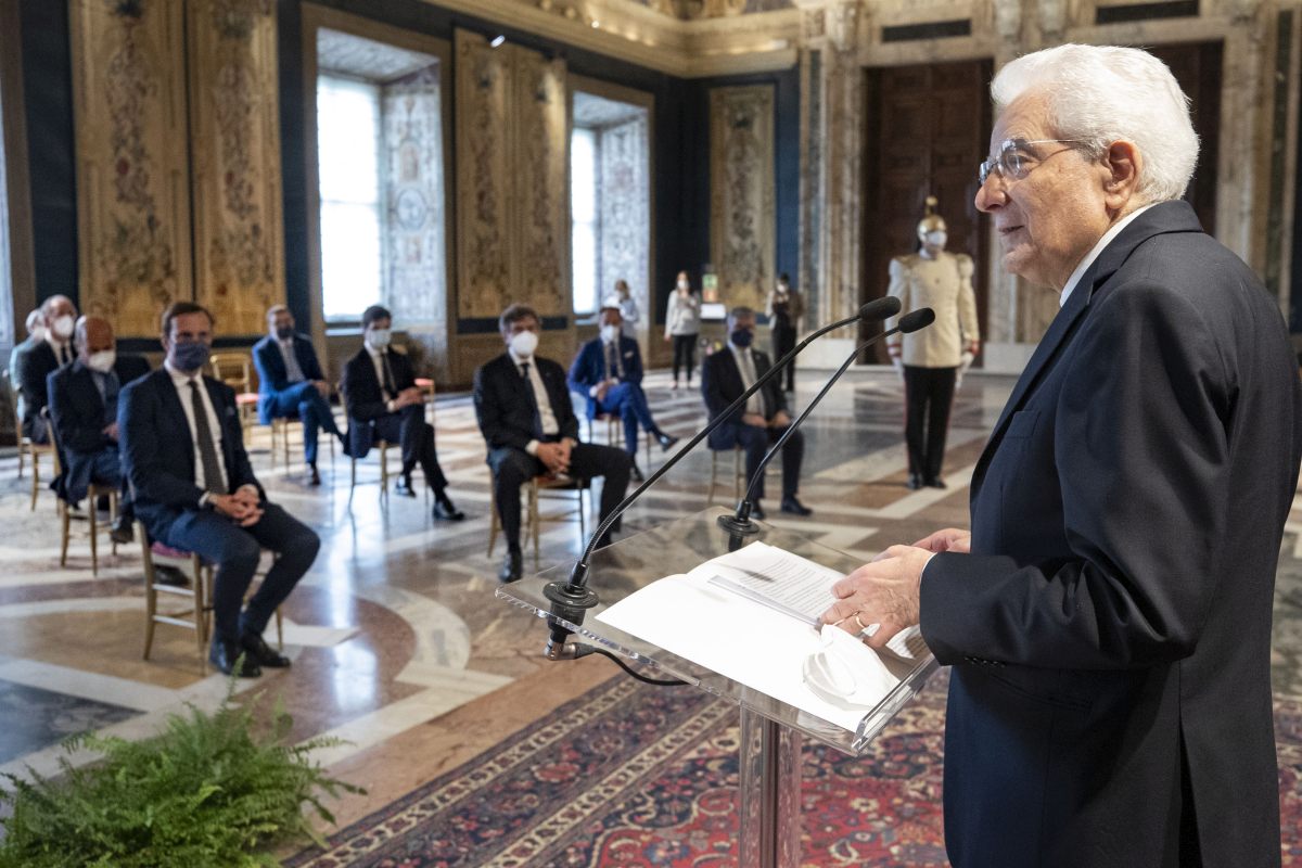 Mattarella “La pandemia non è sconfitta, l’impegno deve proseguire”