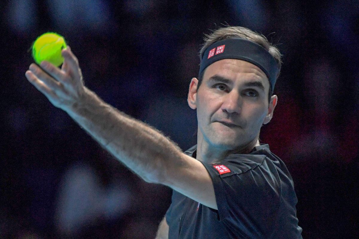 Federer avanza a fatica a Londra, fuori Serena Williams