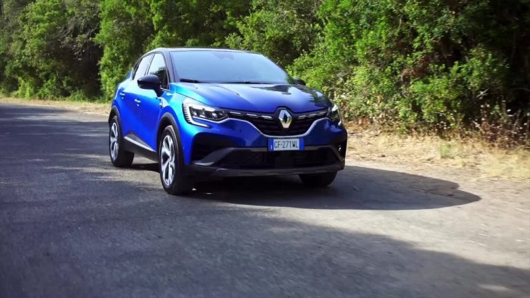 Renault lancia nuova Captur con tecnologia E-Tech Hybrid 145