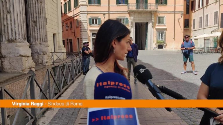 Raggi: “Necessari congedi parentali obbligatori anche ai neo papà”