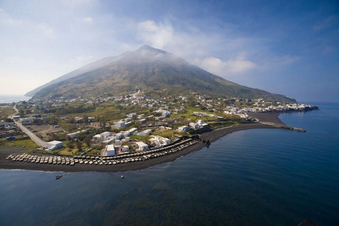 Stromboli, colata lavica in diminuzione