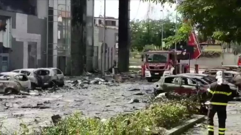 Incendio Milano, i residenti “Abbiamo perso tutto”