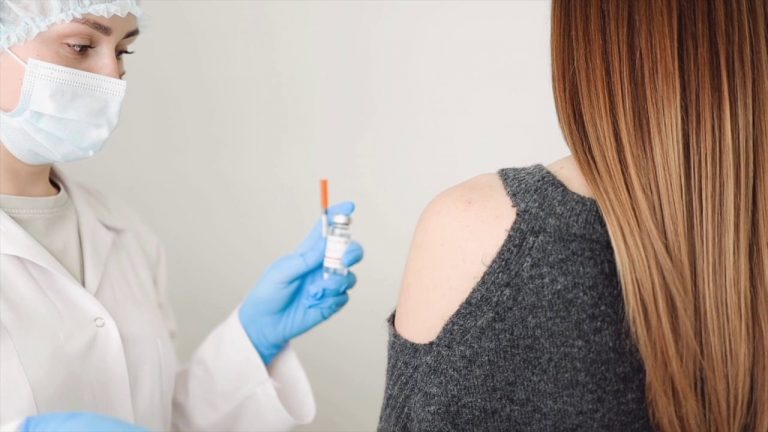 Influenza, il vaccino uno scudo per i più fragili