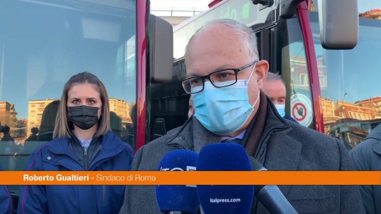 Roma, Gualtieri “Altri 70 nuovi bus ibridi in circolazione”