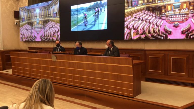 Presentato in Senato il disegno di legge per la sicurezza dei ciclisti