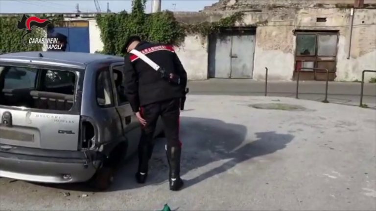 Ricettazione e riciclaggio di auto, 17 misure cautelari in Campania