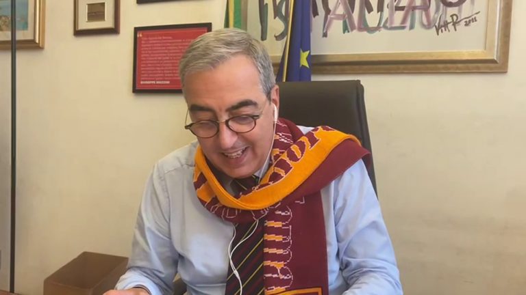 Gasparri festeggia la vittoria della Roma e declama l’ode giallorossa