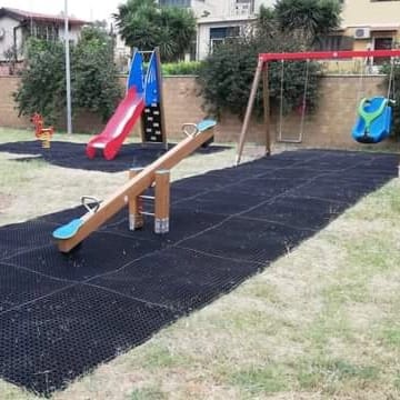 Riqualificazione, installati in città giochi per bimbi