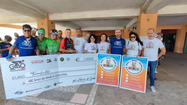 Ciclisti donano 3000 € ad Amici dei Bimbi in Corsia