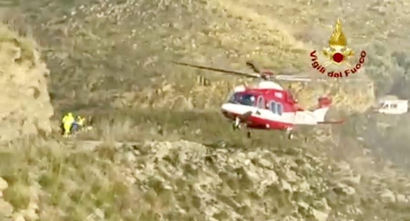 Si schianta con il parapendio, muore istruttore