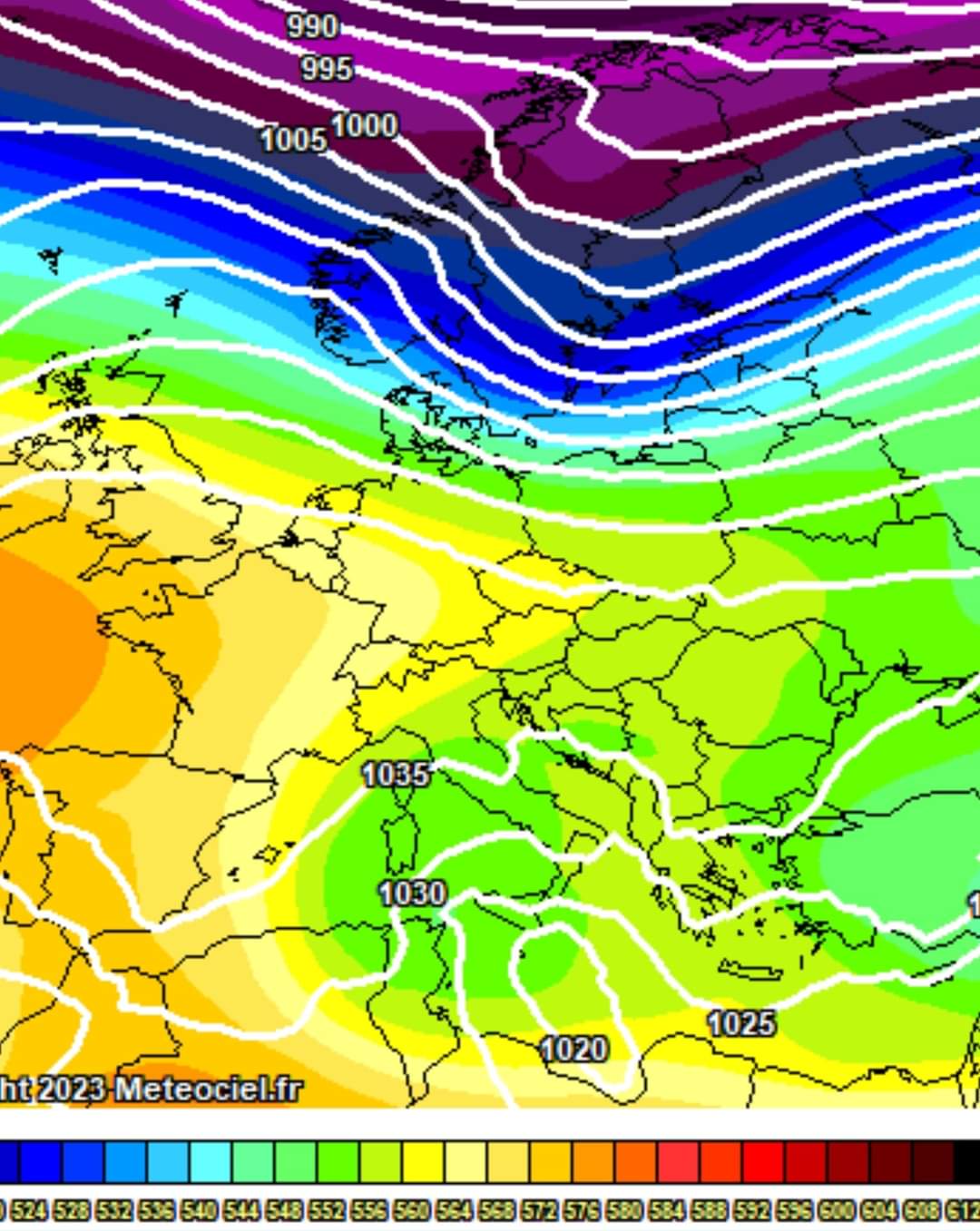 Meteo, massima allerta: violento ciclone colpirà la Sicilia