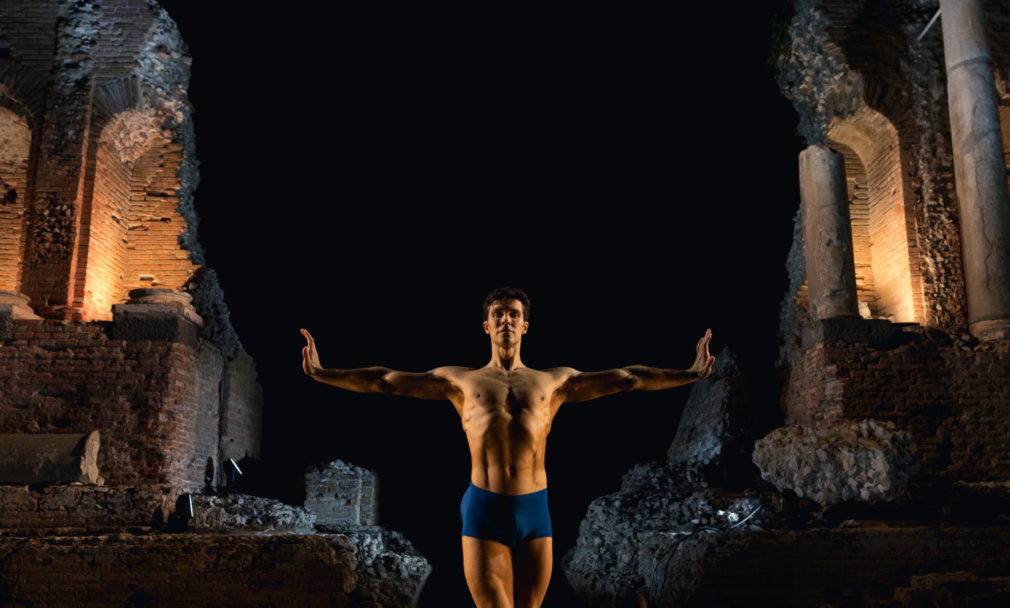 La grande danza a Taormina, Roberto Bolle torna al Teatro antico