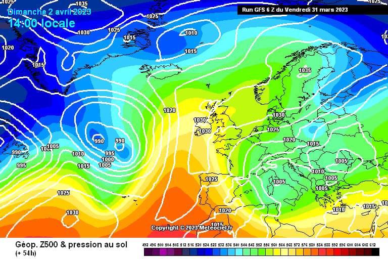 Meteo: sabato stabile, domenica piovaschi