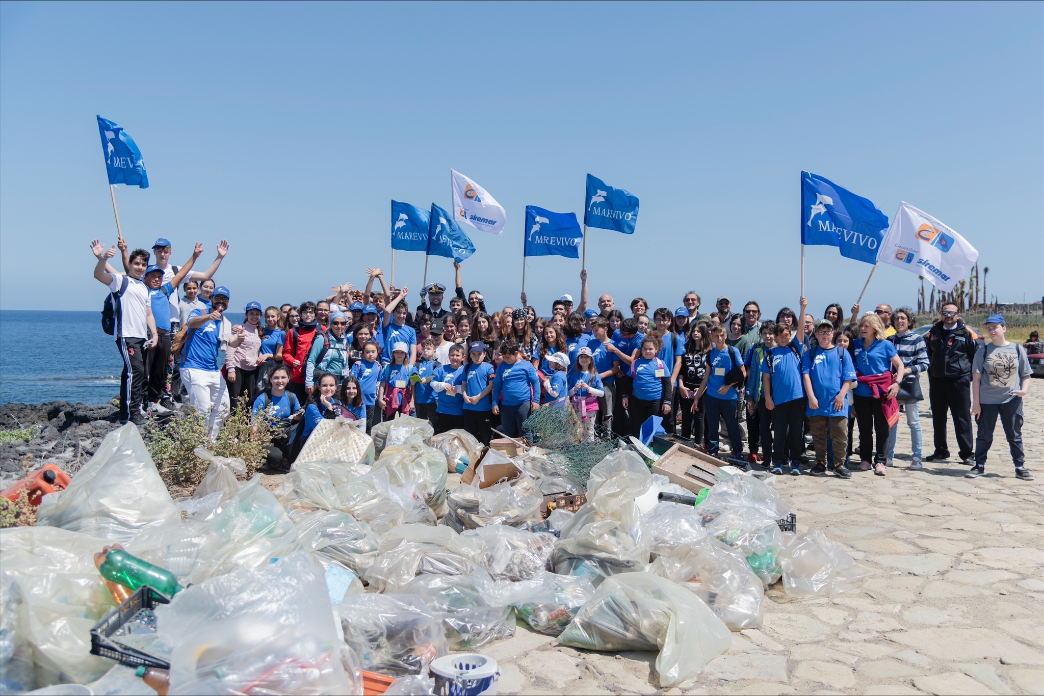 Ambiente, successo per la pulizia delle spiagge promossa da Marevivo e C&T