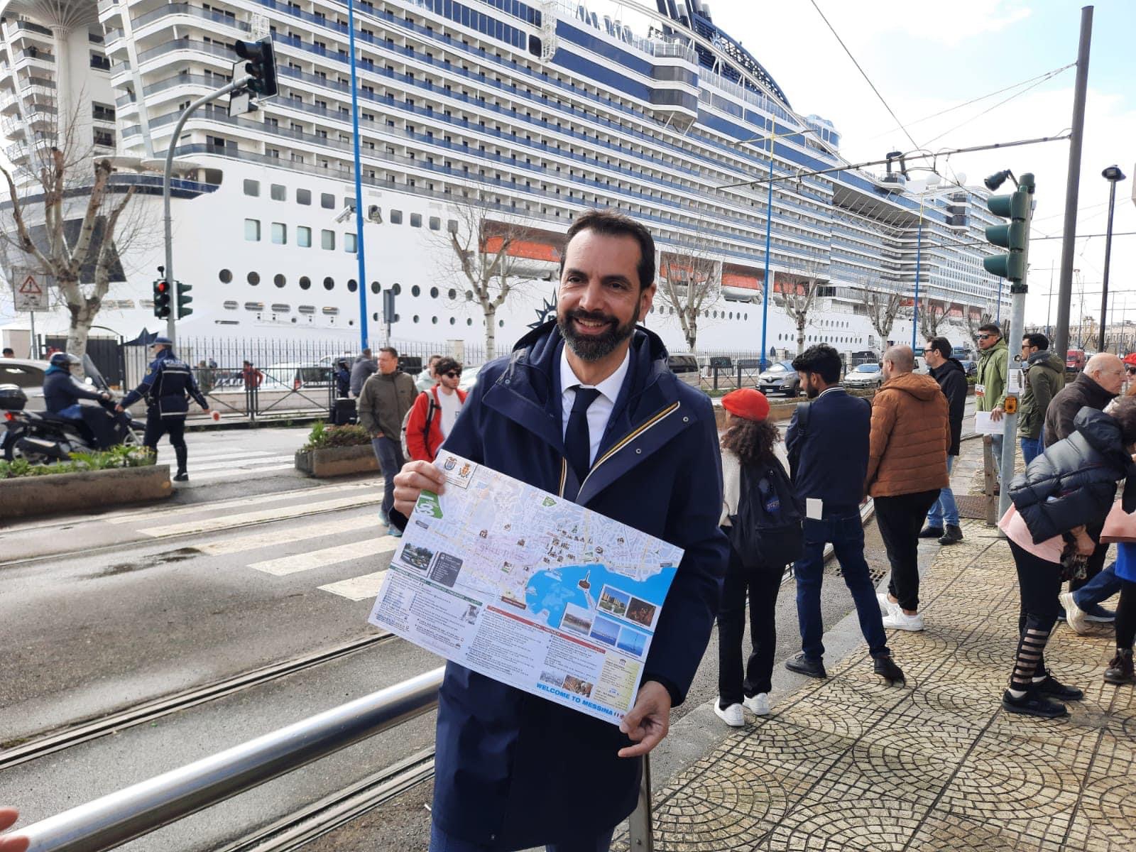 Messina, Largo Minutoli dà il benvenuto ai croceristi della MSC World Europa