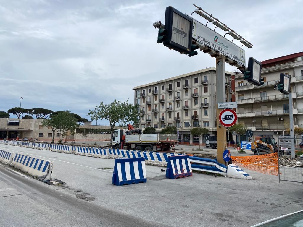 Uiltrasporti: “Nuovi cantieri di fronte al porto storico, prepariamoci a un’estate invasa da auto e tir”