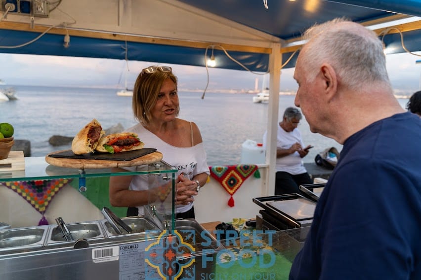 “Street Food – Sicily on Tour”, l’enogastronomia sta “spaccando” a Milazzo