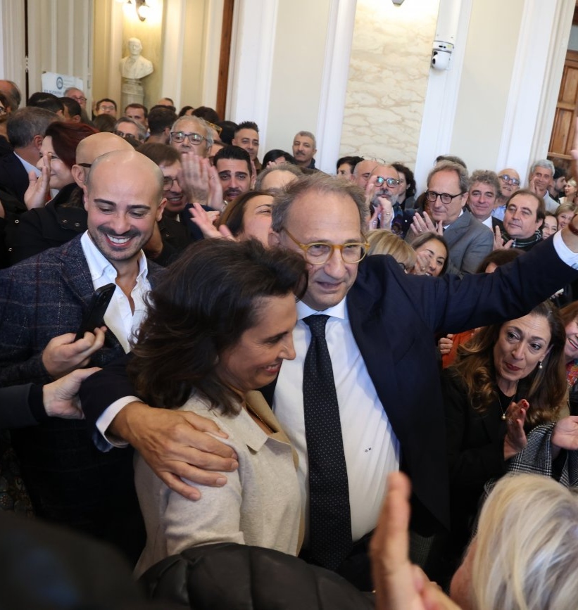 Unime nel segno della continuità: docenti premiano gli uscenti