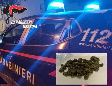 Deteneva droga, giovane arrestato a Bordonaro