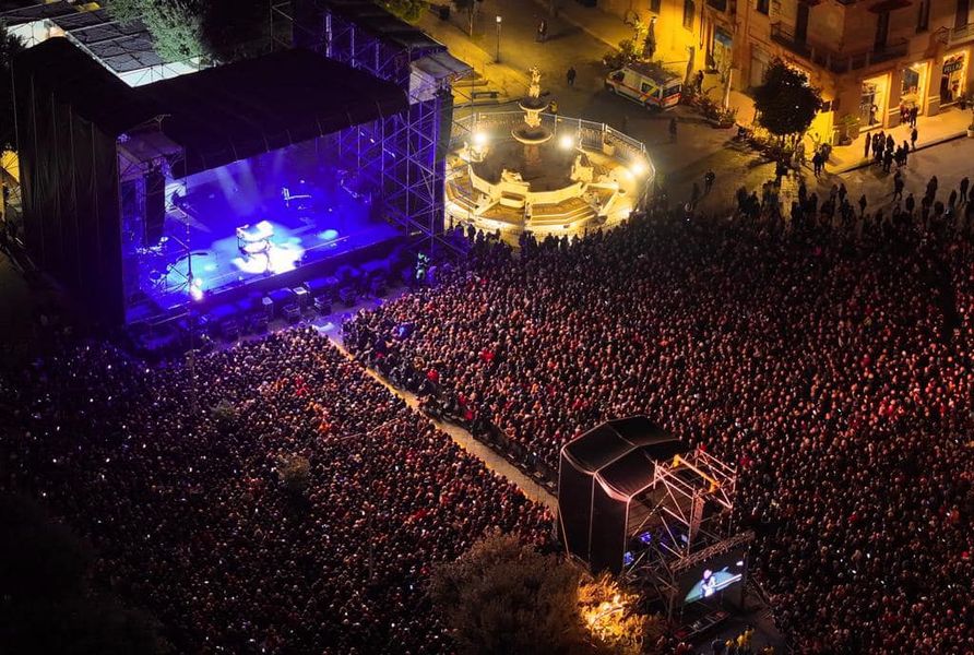 L’aria diventa elettrica a piazza Duomo: in 10 mila a Messina per i Pooh