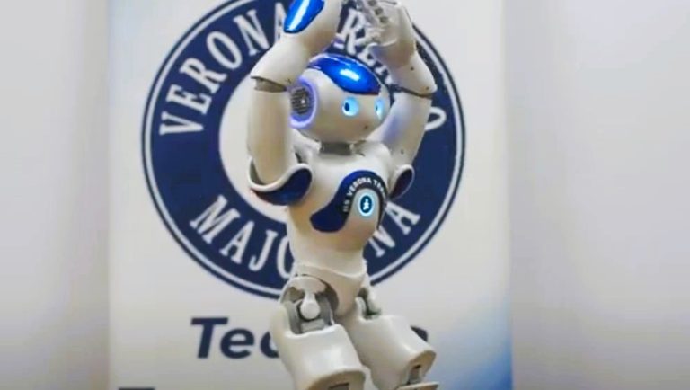 Intelligenza Artificiale: studenti del Verona Trento integrano ChatGpt nei robot della scuola