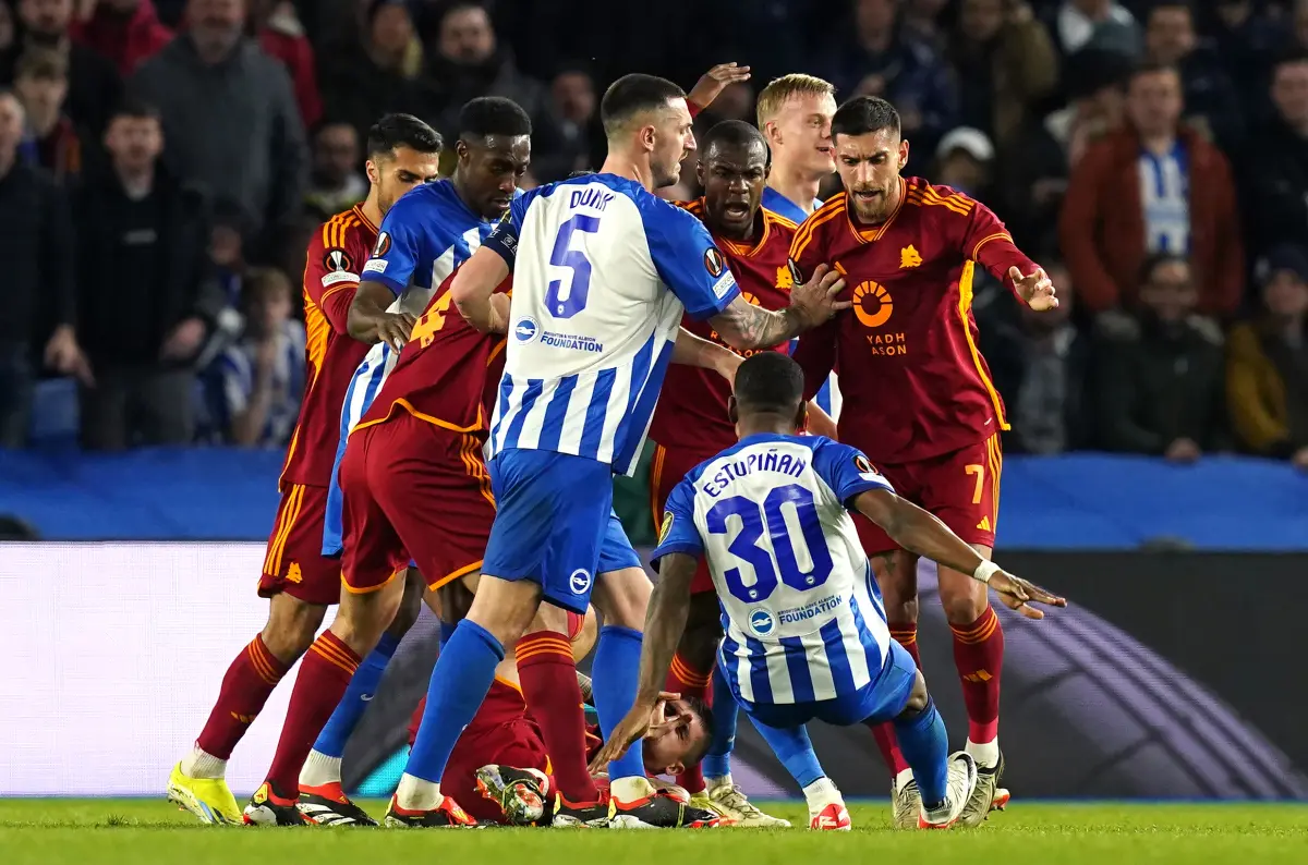 Roma ai quarti di Europa League, al Brighton non basta l’1-0