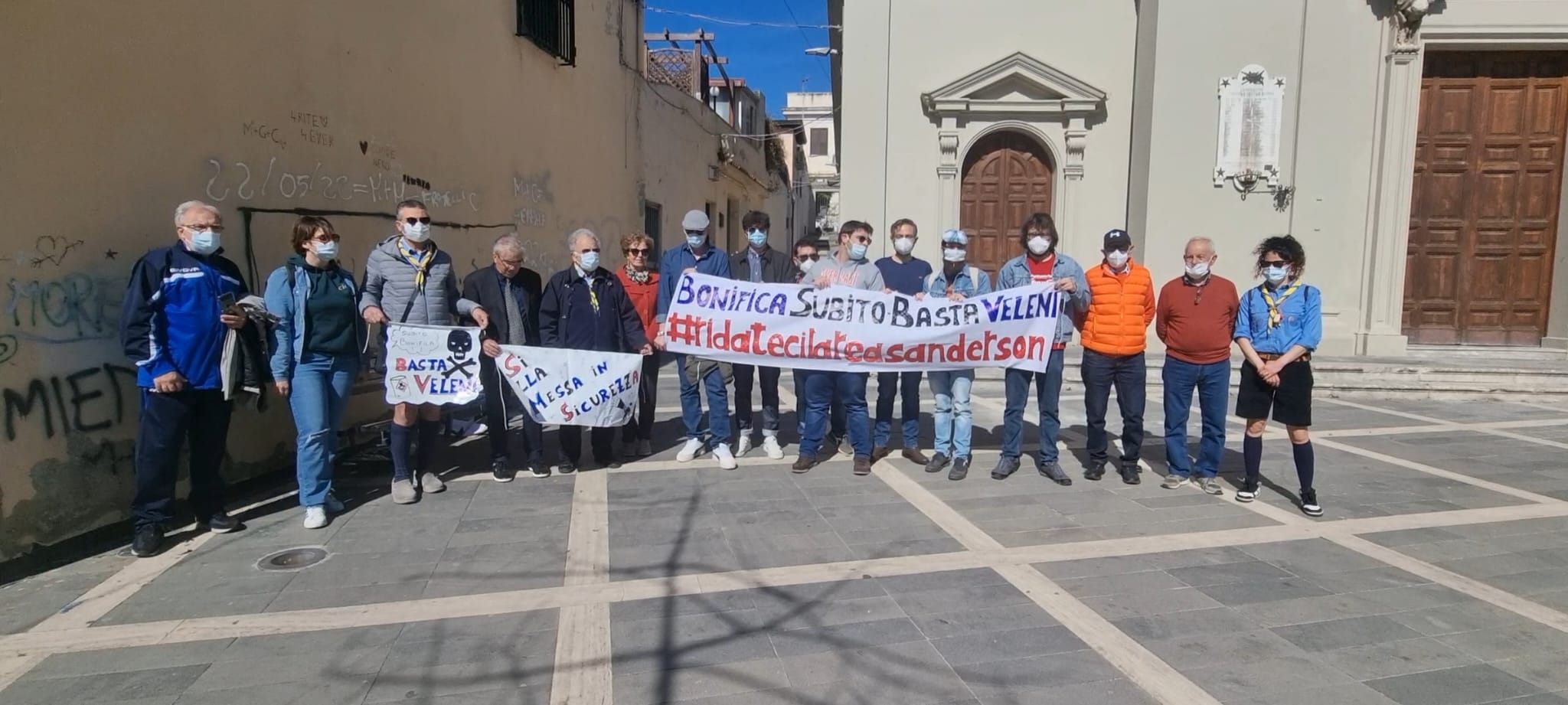 I cittadini chiedono la bonifica della Sanderson, flash mob a Tremestieri