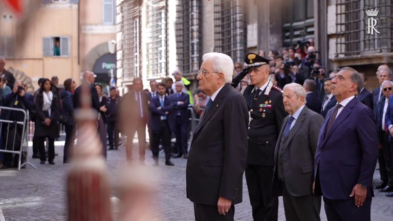 Mattarella rende omaggio a Moro