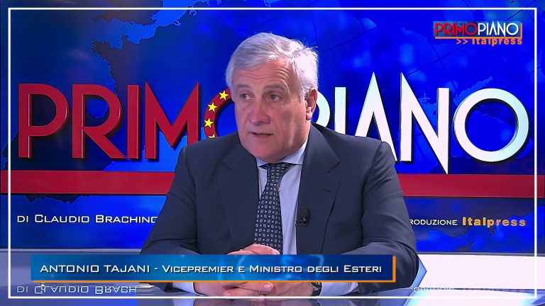 Tajani “Costruire maggioranza di centrodestra in Ue, mai con Le Pen”