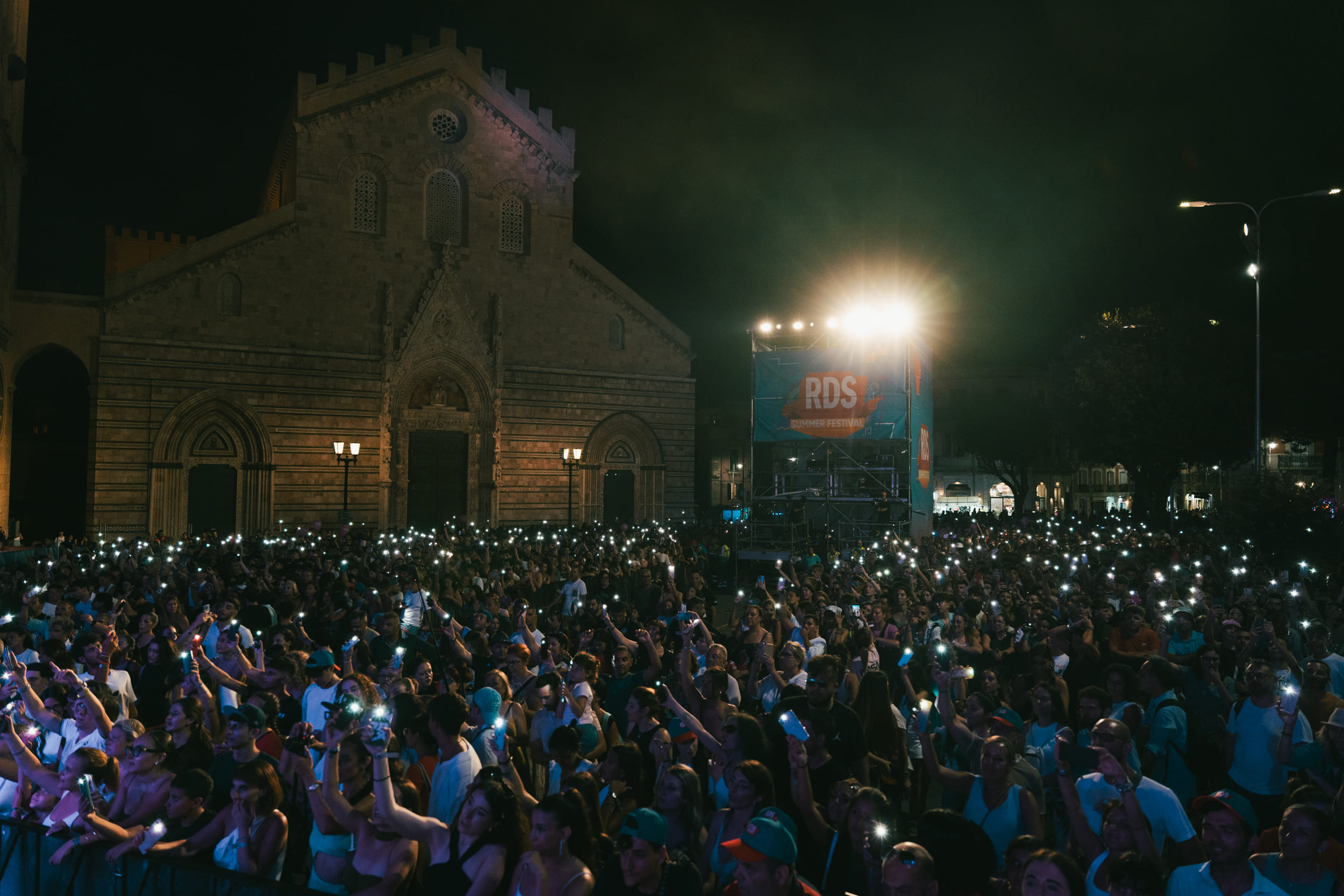 Buona la prima al Rds Summer Festival, i Coma-Cose conquistano Messina